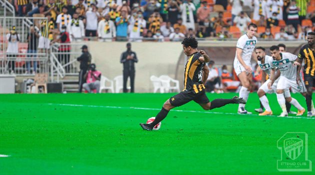 رومارينيو "يرد جميل" جماهير الاتحاد برسالة عن إنجازه التاريخي