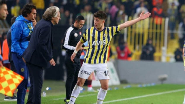 صراع خيسوس ونجم ريال مدريد.. أسرار علاقة مدرب الهلال بميسي الجديد