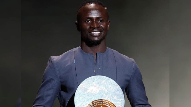 عادات مثيرة لساديو ماني في رمضان .. ينظف المساجد ويصوم 16 ساعة