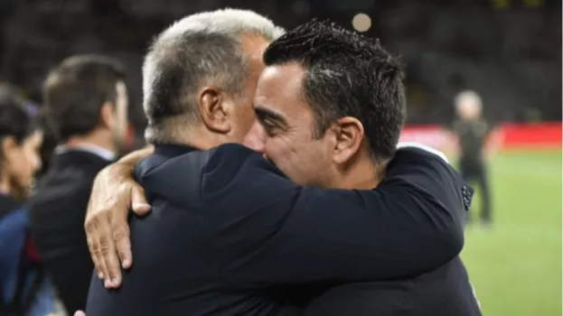 3 أسباب قد تدفع تشافي لتغيير رأيه بشأن رحيله من برشلونة