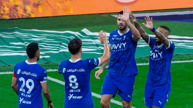 لاعب عالمي يرفض الهلال بعد برونو فرنانديز .. ليس أوسيمين
