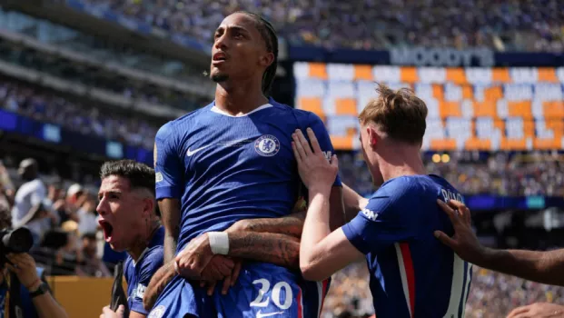 تشيلسي بطلًا للعالم: احتفالات صاخبة بعد اكتساح باريس سان جيرمان في النهائي