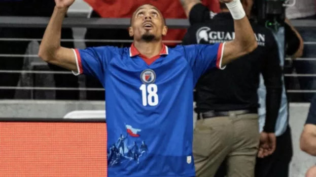 تعرف على السبب التاريخي.. سر علم بولندا على قميص منتخب هايتي في كأس العالم 2026