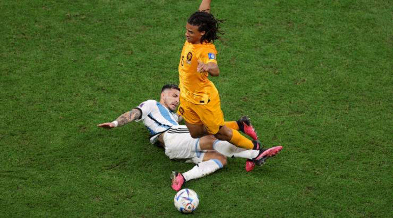 - هولندا والأرجنتين