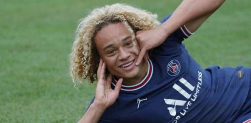 تشافي سيمونز