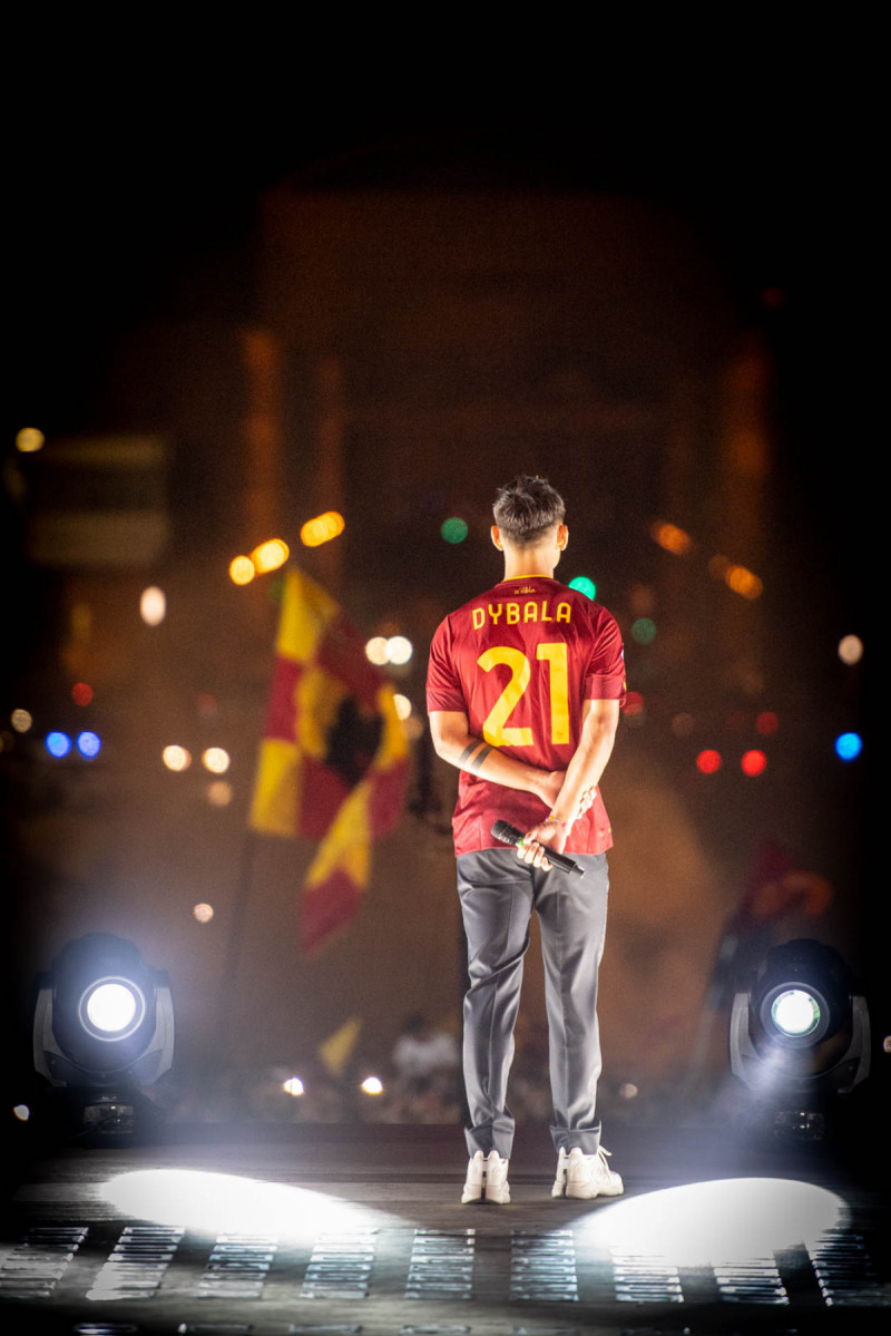 تقديم ديبالا تقديم ديبالا