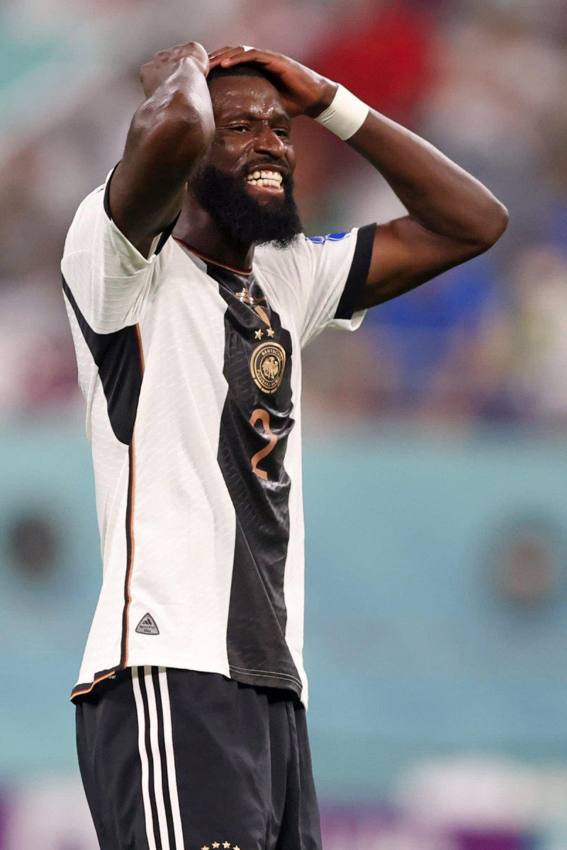 حزن أنطونيو روديجر بعد إلغاء هدفه في مرمى إسبانيا بداعي التسلل حزن أنطونيو روديجر بعد إلغاء هدفه في مرمى إسبانيا بداعي التسلل