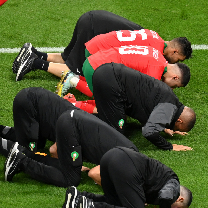 سجدة لاعبي المغرب