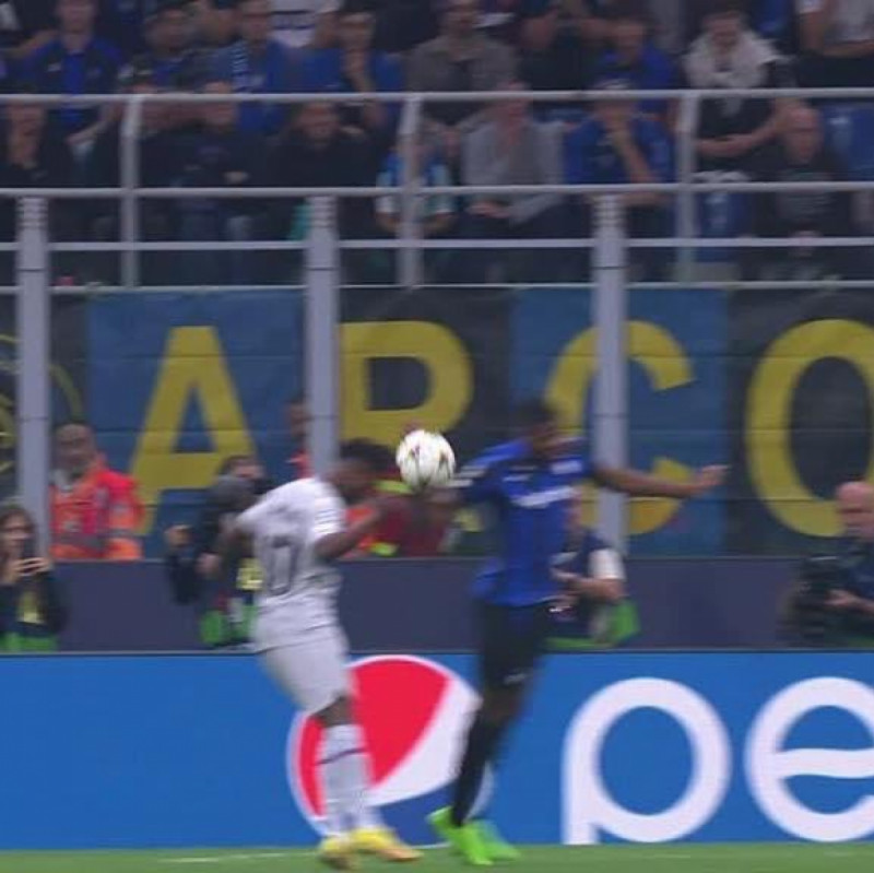 ضربة جزاء برشلونة ضربة جزاء برشلونة