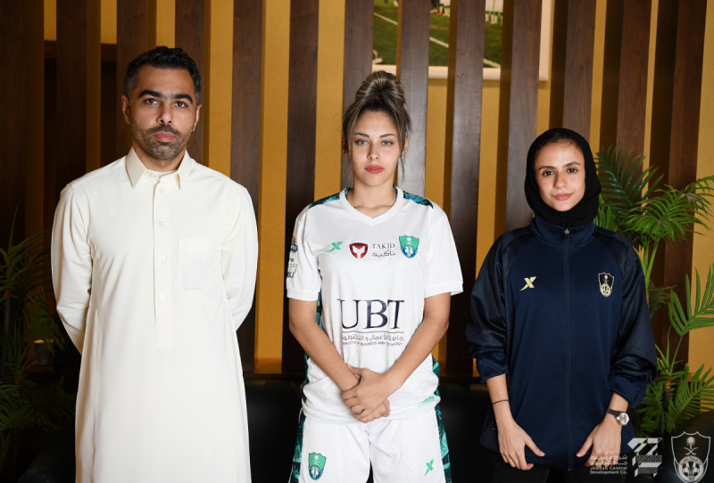 عبلة بن سنوسي عبلة بن سنوسي