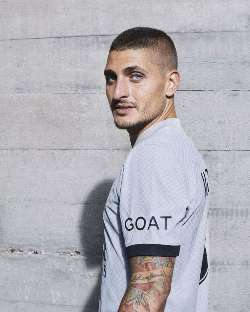 قميص باريس سان جيرمان الثاني للموسم الجديد 2022 - 2023