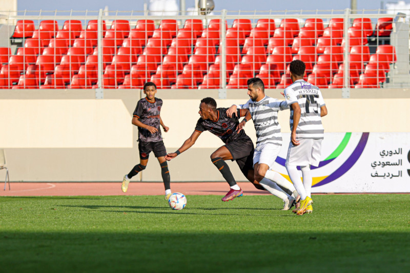 الطائي والشباب الطائي والشباب