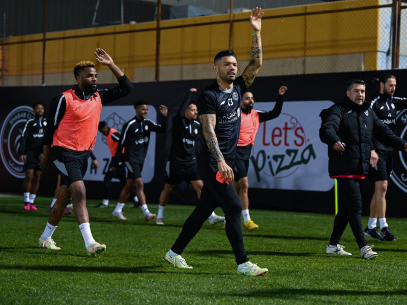 بوبيندزا في تدريبات الشباب