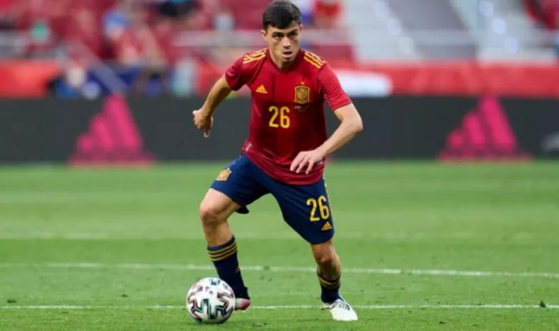 بيدري مع المنتخب الإسباني بيدري مع المنتخب الإسباني