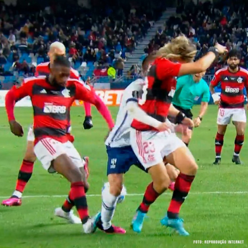 ركلة جزاء الهلال أمام فلامنجو ركلة جزاء الهلال أمام فلامنجو