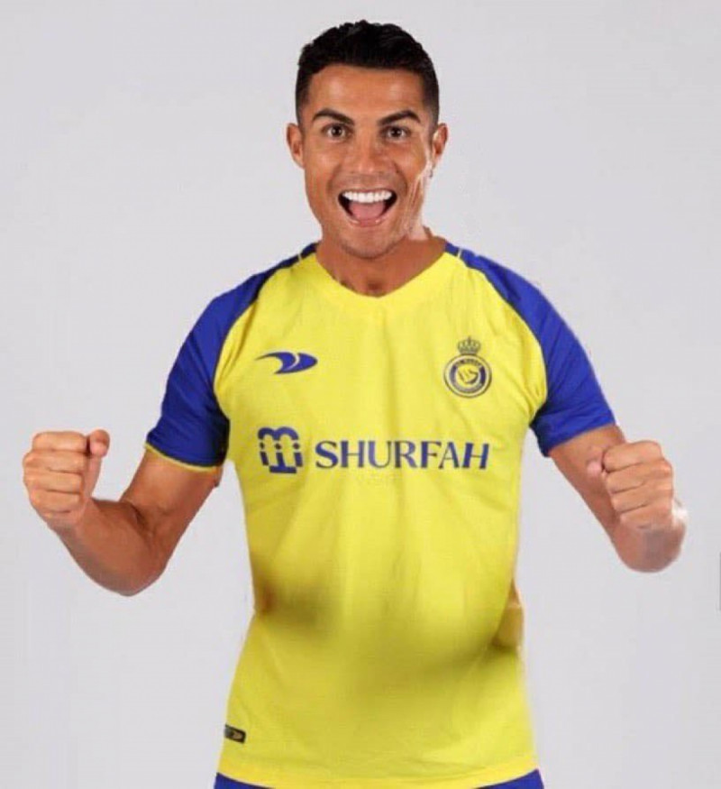 رونالدو يزين قائمة المرشحين لتشكيلة السنة في 2022