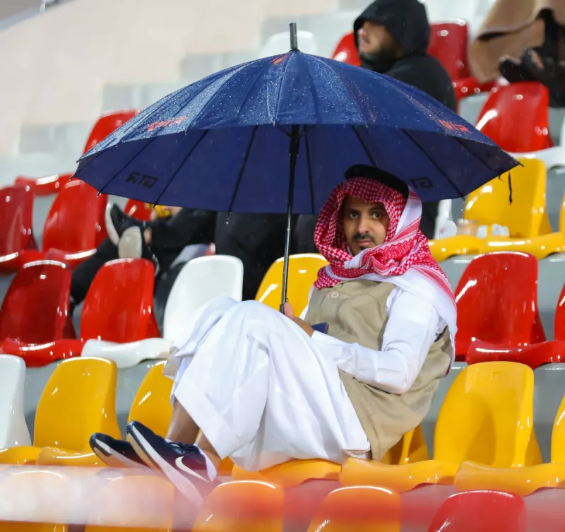 ضمك يفوز على الأخدود بدوري روشن في مباراة مثيرة تحت الأمطار