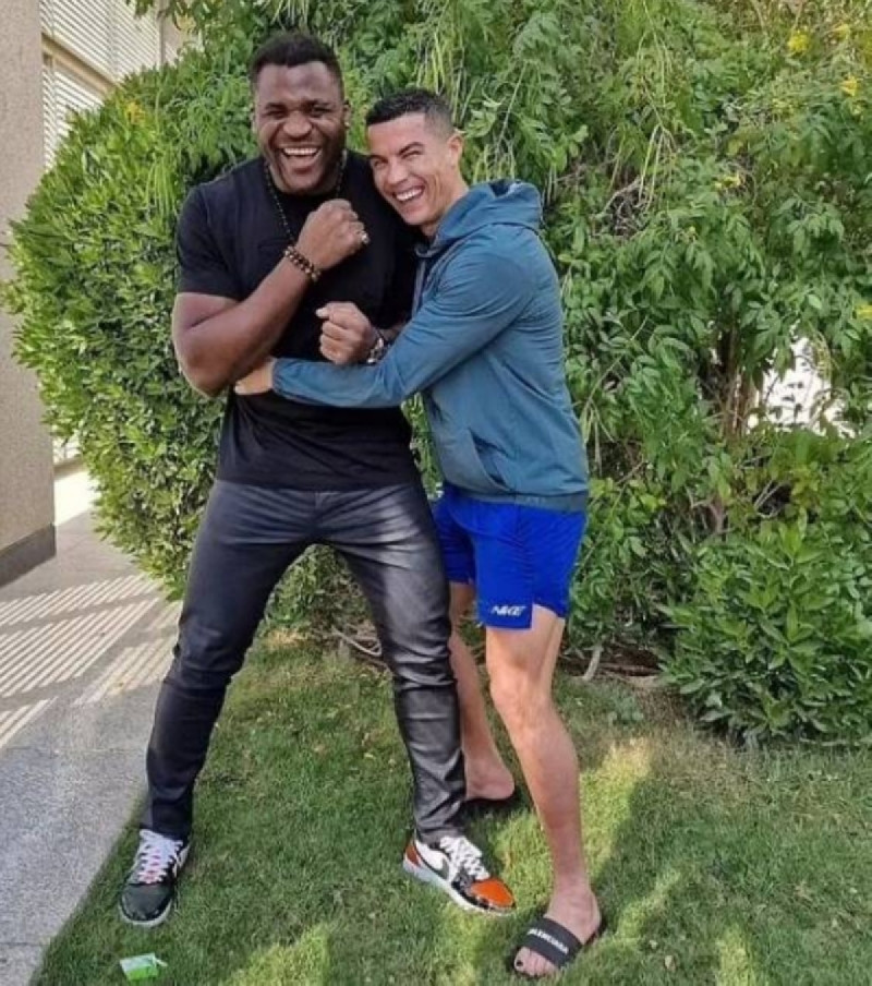 طلاء أظافر كريستيانو رونالدو