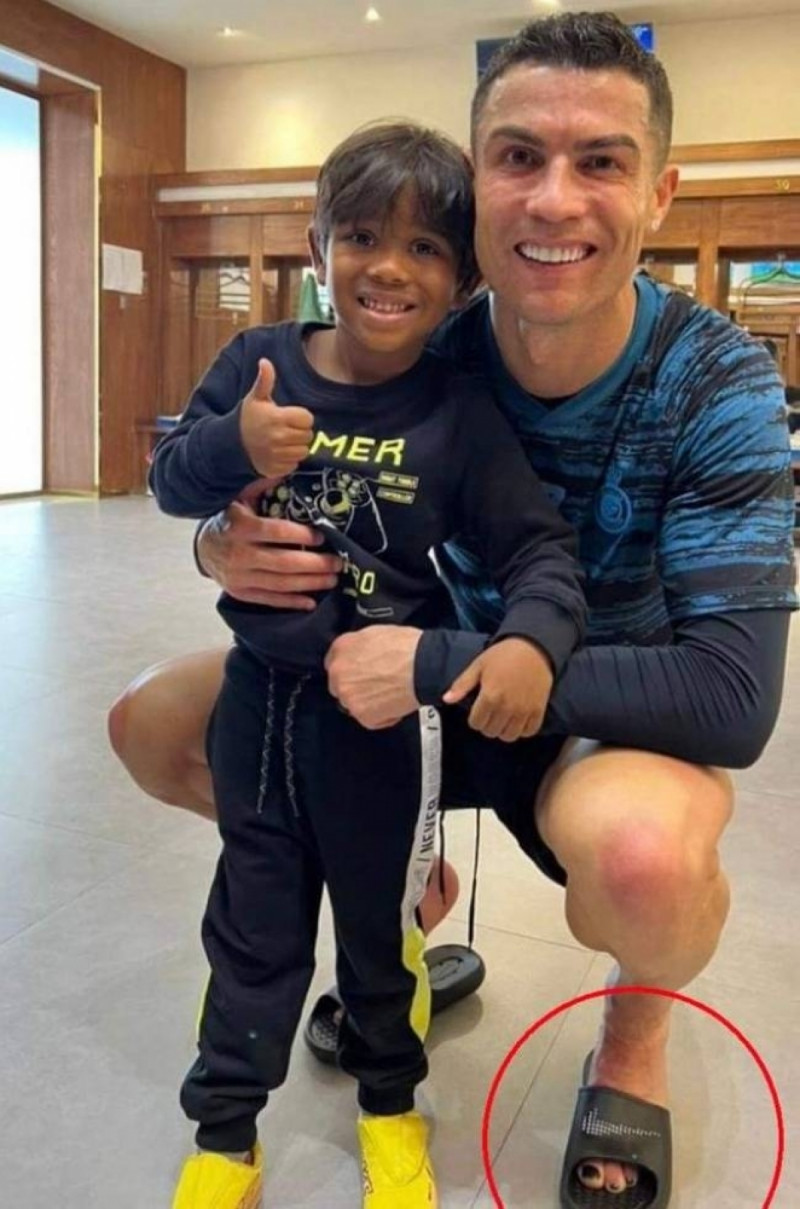 طلاء أظافر كريستيانو رونالدو