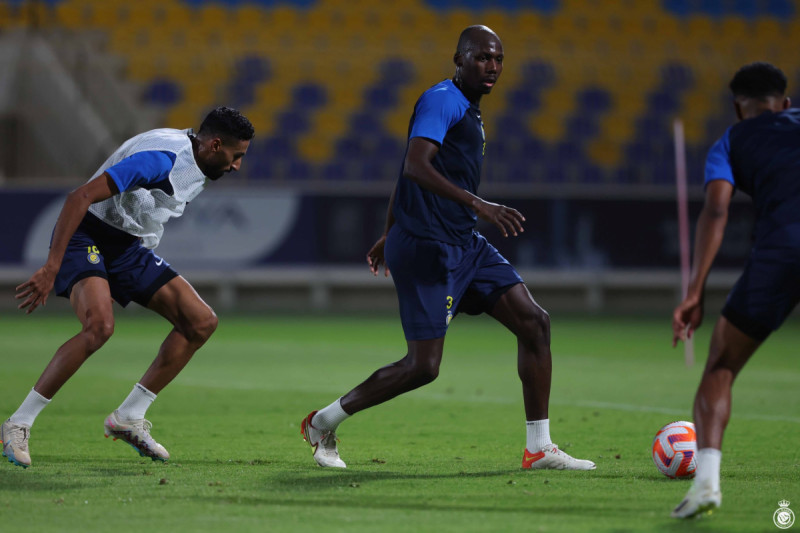 عبد الله مادو في تدريبات النصر عبد الله مادو في تدريبات النصر