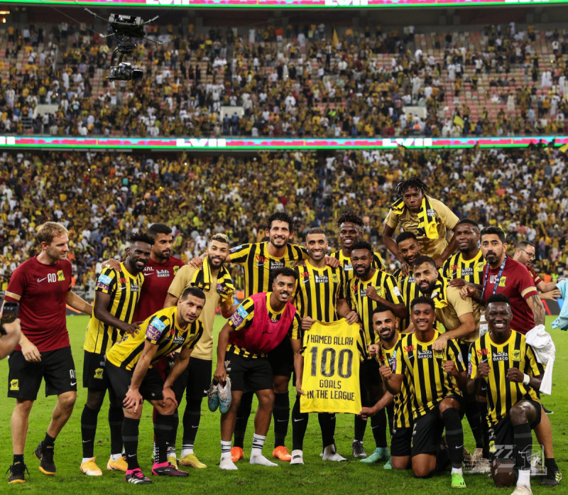 عبدالرزاق حمد الله ونجوم نادي الاتحاد