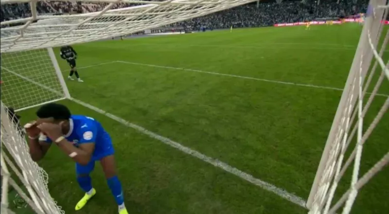 علي البليهي يستفز جماهير النصر