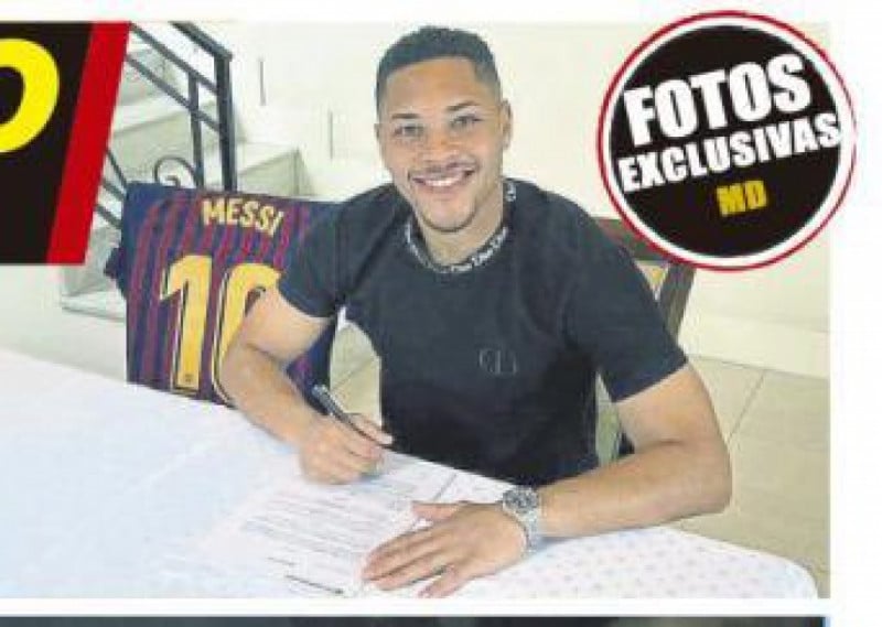 فيتور روكي يوقع لبرشلونة فيتور روكي يوقع لبرشلونة