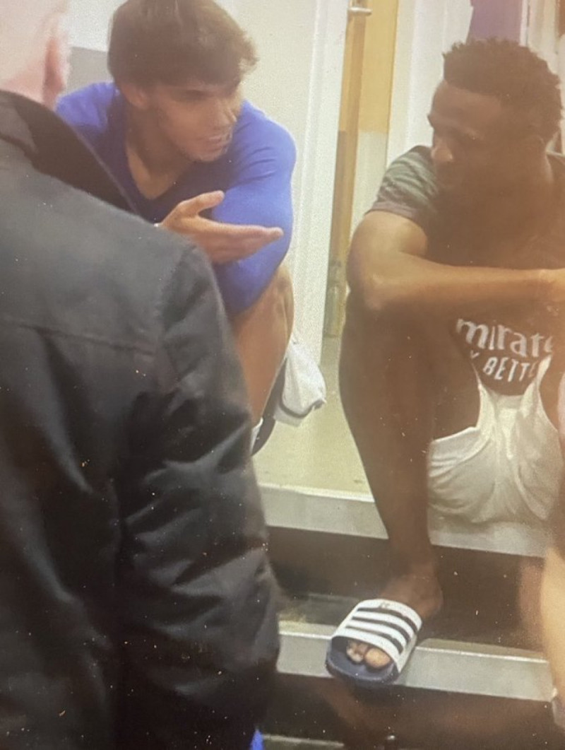 فينيسيوس مع جواو فيليكس عقب مواجهة تشيلسي وريال مدريد