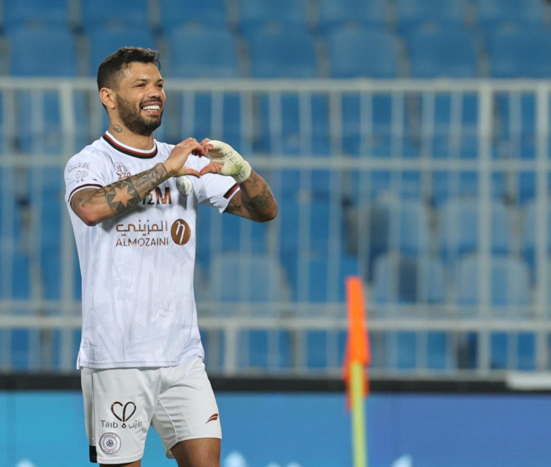 كارلوس جونيور كارلوس جونيور