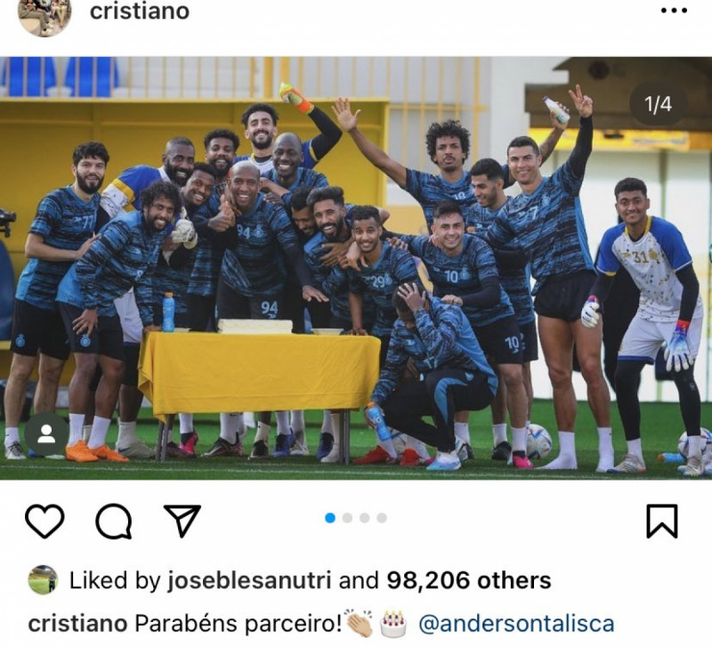 كريستيانو رونالدو يهنئ تاليسكا كريستيانو رونالدو يهنئ تاليسكا