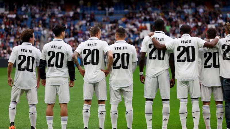 لاعبو ريال مدريد بقميص فينيسيوس جونيور لاعبو ريال مدريد بقميص فينيسيوس جونيور