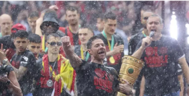 احتفالات ليفركوزن تشابي ألونسو