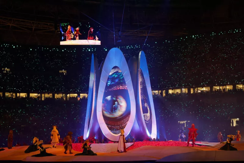 افتتاح وبهدفه اليوم أمام نظيره اللبناني، رفع المعز علي رصيده من الأهداف في كأس آسيا إلى 10 أهداف، ليكون قريب من كسر رقم علي دائي كأثر اللاعبين تسجيلًا في بطولة كأس آسيا، برصيد 14 هدف.