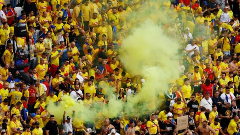 الجمهور الروماني قبل بداية اللقاء