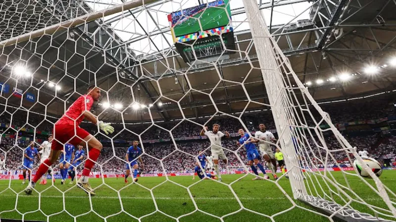 الحظ يعاند منتخب إنجلترا كرة كين خارج المرمى