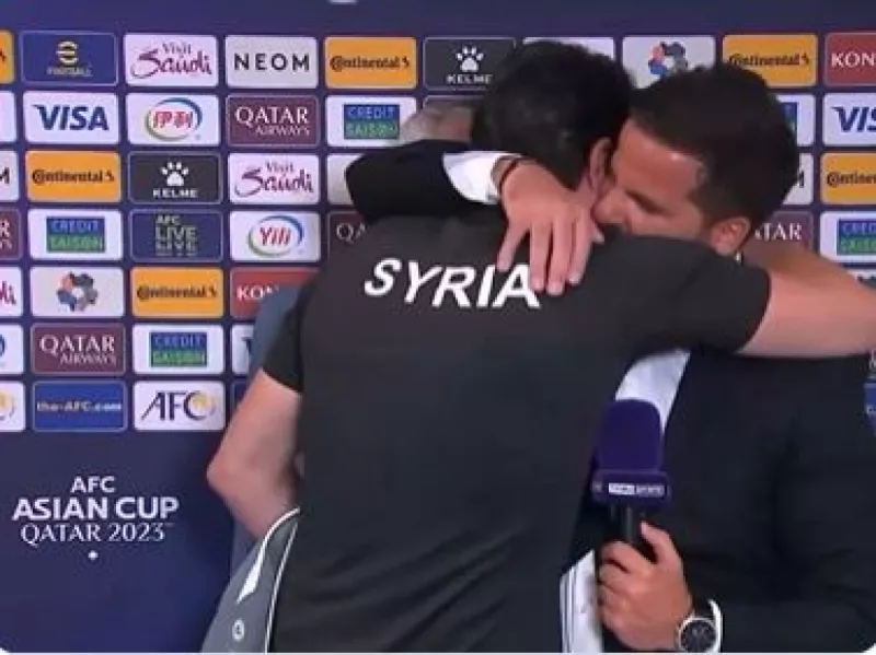 بكاء مراسل بيين سبورتس بكاء مراسل بيين سبورتس ومدرب سوريا