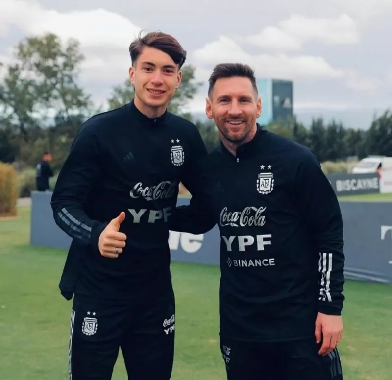 نجم روما يحرج الطاليان.. ويختار زمالة مي نجم روما يحرج الطاليان.. ويختار زمالة ميسي